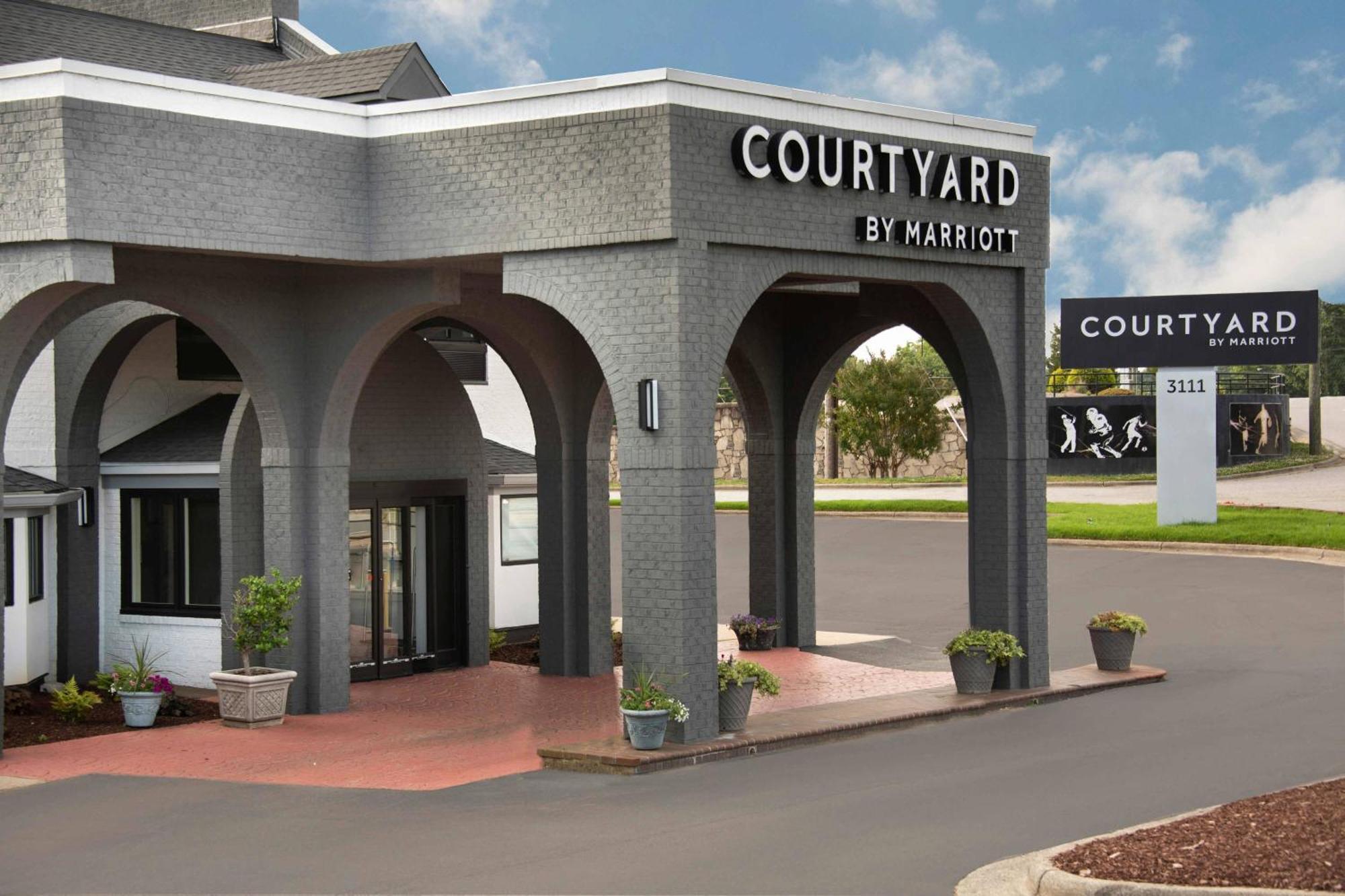 Courtyard Winston-Salem University Екстериор снимка